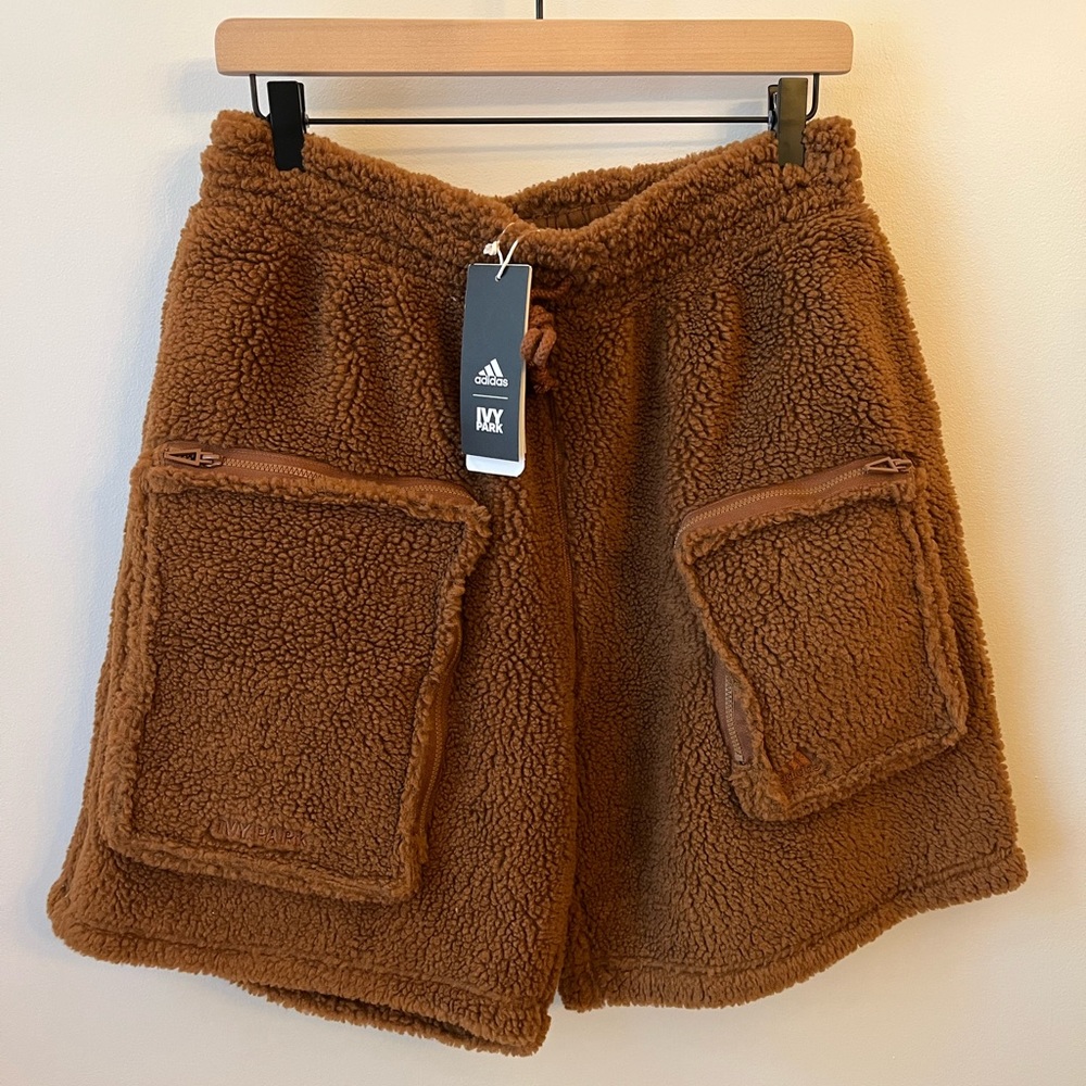 Adidas x Ivy Park faux sherpa unisex cargo brown short. Small. Zip front pockets